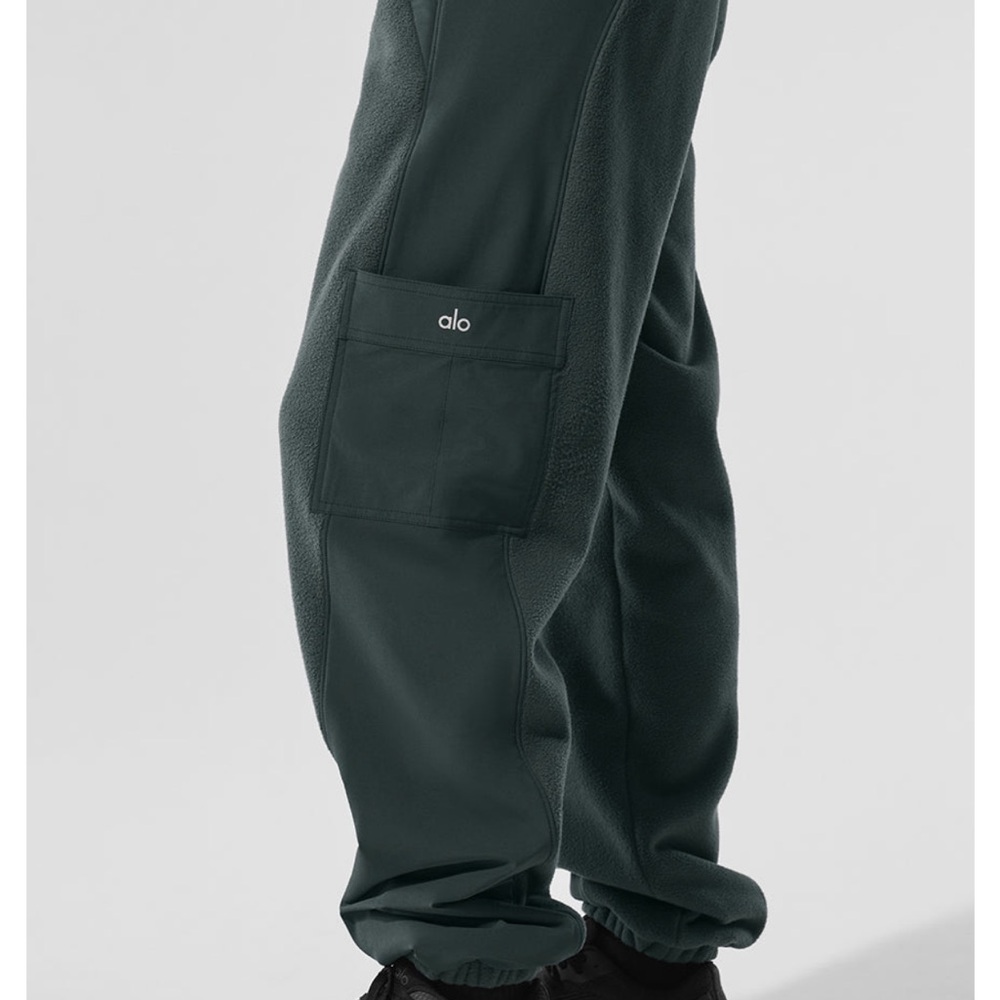 ALO Yoga Women's polar fleece wintery mix pants in Charcoal green - Picture 3 of 4